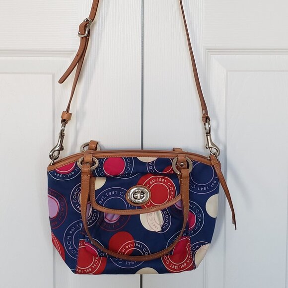 COACH SIGNATURE MULTICOLORED  CANVAS AND LEATHER CROSSBODY HAND BAG. N:L0926-F14 - Picture 10 of 11